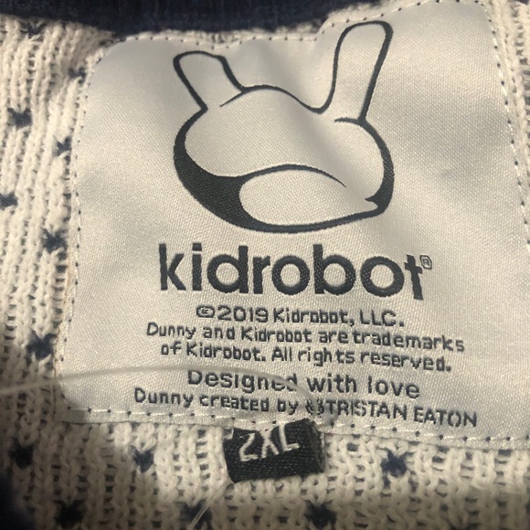 Kidrobot Sweater - Picture 4 of 8
